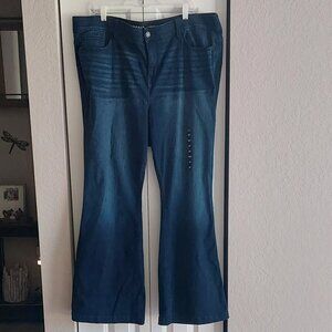 Torrid Dark Wash Bombshell Flare Super Soft High Rise Jeans Women's Size 26T